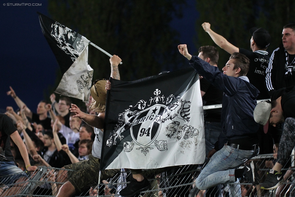 Wr. Neustadt - Sturm Graz
Oesterreichische Fussball Bundesliga, 30. Runde, SC Wiener Neustadt - SK Sturm Graz, Stadion Wiener Neustadt, 25.04.2015. 

Foto zeigt Fans von Sturm
