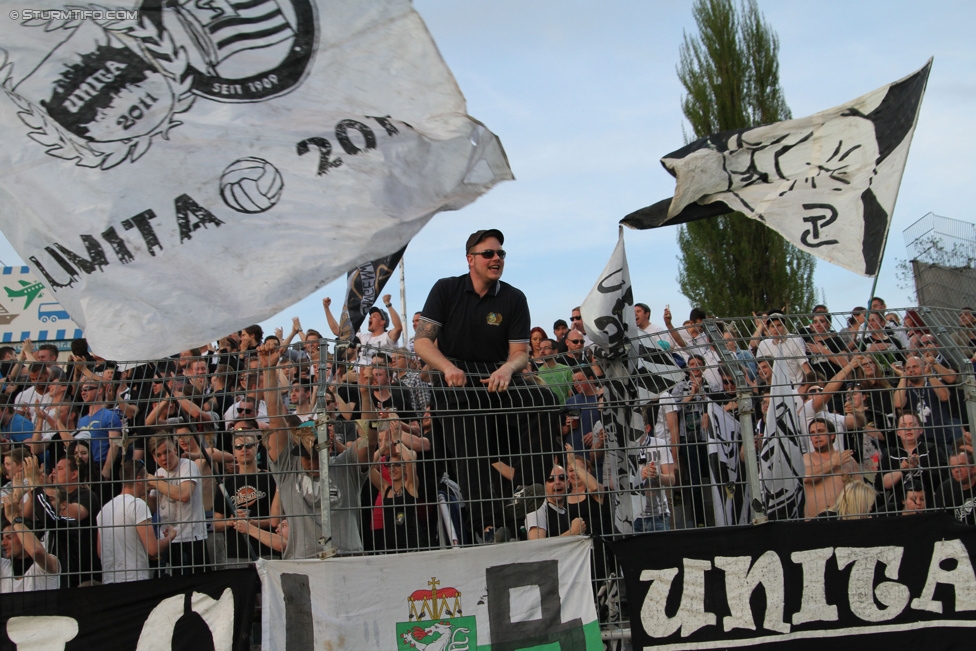 Wr. Neustadt - Sturm Graz
Oesterreichische Fussball Bundesliga, 30. Runde, SC Wiener Neustadt - SK Sturm Graz, Stadion Wiener Neustadt, 25.04.2015. 

Foto zeigt Fans von Sturm
