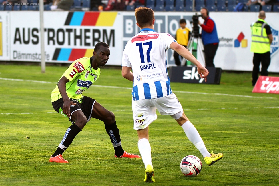 Wr. Neustadt - Sturm Graz
Oesterreichische Fussball Bundesliga, 30. Runde, SC Wiener Neustadt - SK Sturm Graz, Stadion Wiener Neustadt, 25.04.2015. 

Foto zeigt Masakuba-Wilson Kamavuaka (Sturm) und Reinhold Ranftl (Wr. Neustadt)
