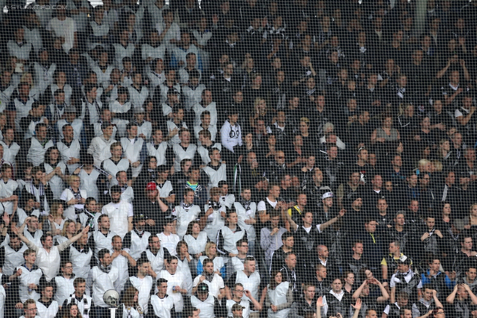 Sturm Graz - Rapid Wien
Oesterreichische Fussball Bundesliga, 31. Runde, SK Sturm Graz - SK Rapid Wien, Stadion Liebenau Graz, 03.05.2015. 

Foto zeigt Fans von Sturm mit einer Choreografie
