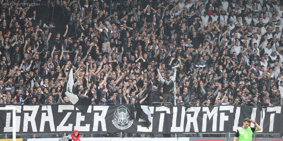 Sturm Graz - Rapid Wien
Oesterreichische Fussball Bundesliga, 31. Runde, SK Sturm Graz - SK Rapid Wien, Stadion Liebenau Graz, 03.05.2015. 

Foto zeigt Fans von Sturm mit einer Choreografie
