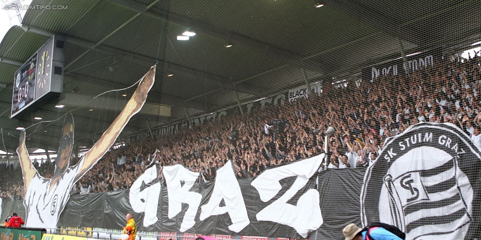 Sturm Graz - Rapid Wien
Oesterreichische Fussball Bundesliga, 31. Runde, SK Sturm Graz - SK Rapid Wien, Stadion Liebenau Graz, 03.05.2015. 

Foto zeigt Fans von Sturm mit einer Choreografie
