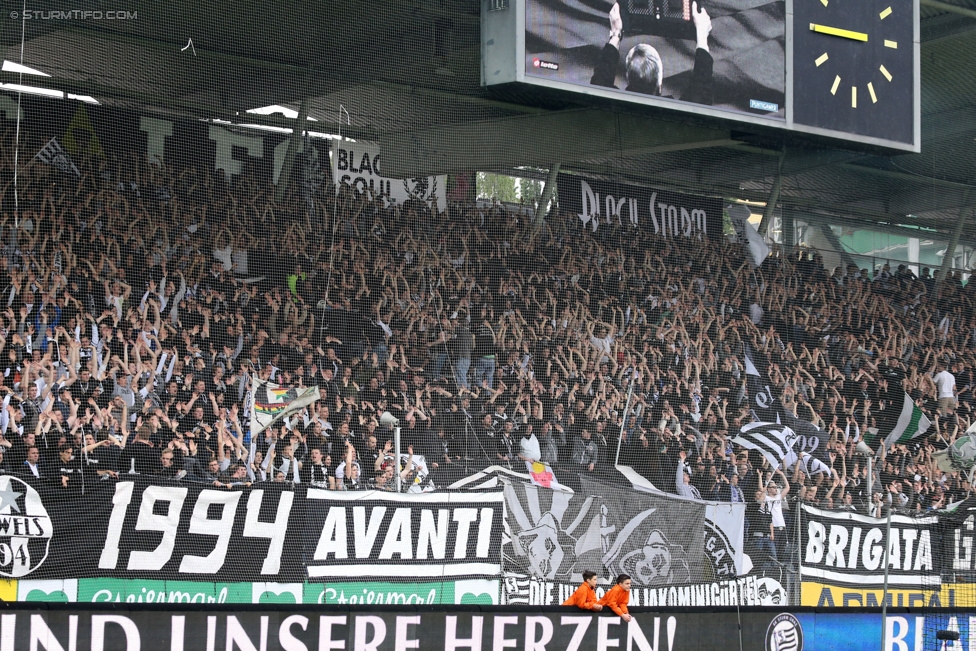 Sturm Graz - Rapid Wien
Oesterreichische Fussball Bundesliga, 31. Runde, SK Sturm Graz - SK Rapid Wien, Stadion Liebenau Graz, 03.05.2015. 

Foto zeigt Fans von Sturm
