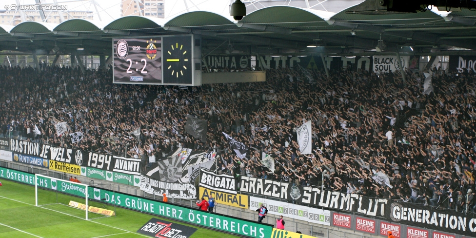 Sturm Graz - Rapid Wien
Oesterreichische Fussball Bundesliga, 31. Runde, SK Sturm Graz - SK Rapid Wien, Stadion Liebenau Graz, 03.05.2015. 

Foto zeigt Fans von Sturm
