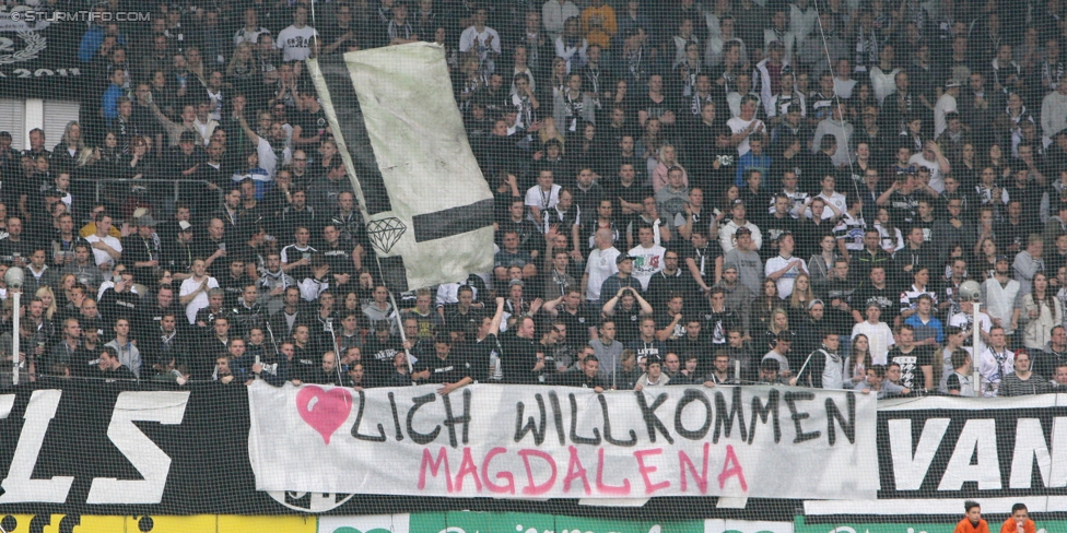 Sturm Graz - Rapid Wien
Oesterreichische Fussball Bundesliga, 31. Runde, SK Sturm Graz - SK Rapid Wien, Stadion Liebenau Graz, 03.05.2015. 

Foto zeigt Fans von Sturm mit einem Spruchband
