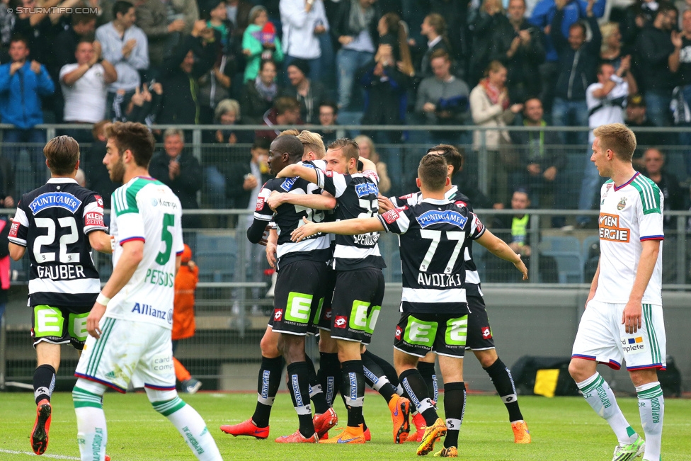 Sturm Graz - Rapid Wien
Oesterreichische Fussball Bundesliga, 31. Runde, SK Sturm Graz - SK Rapid Wien, Stadion Liebenau Graz, 03.05.2015. 

Foto zeigt die Mannschaft von Sturm
Schlüsselwörter: torjubel