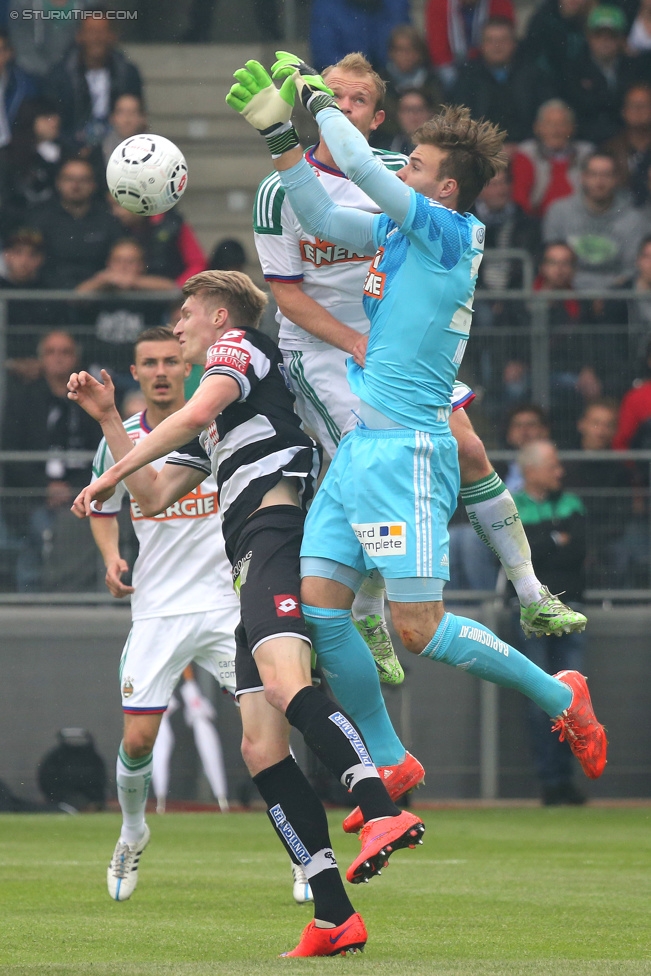 Sturm Graz - Rapid Wien
Oesterreichische Fussball Bundesliga, 31. Runde, SK Sturm Graz - SK Rapid Wien, Stadion Liebenau Graz, 03.05.2015. 

Foto zeigt Simon Piesinger (Sturm), Mario Sonnleitner (Rapid) und Marko Maric (Rapid)
