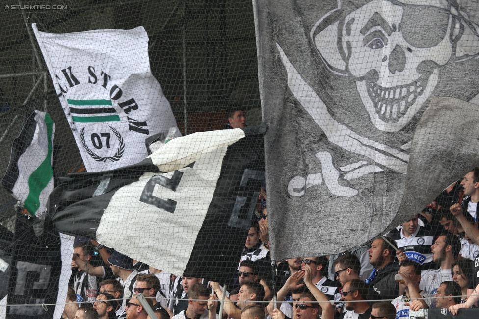 Austria Wien - Sturm Graz
Oesterreichische Fussball Bundesliga, 32. Runde, FK Austria Wien - SK Sturm Graz, Franz-Horr-Stadion Wien, 09.05.2015. 

Foto zeigt Fans von Sturm
