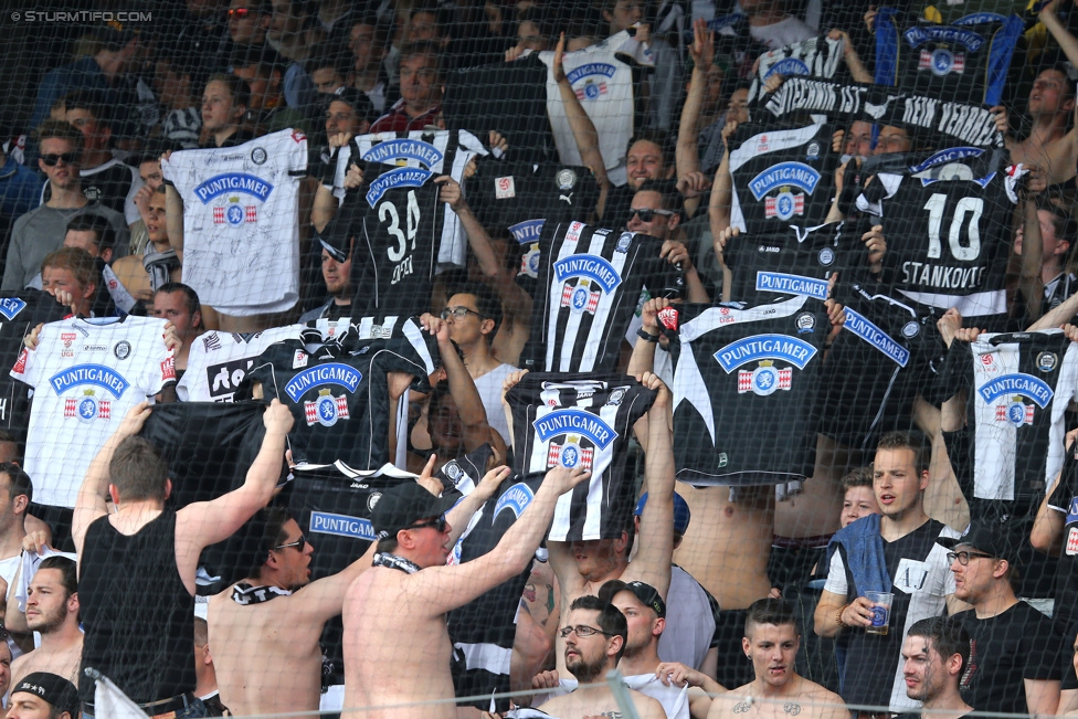 Austria Wien - Sturm Graz
Oesterreichische Fussball Bundesliga, 32. Runde, FK Austria Wien - SK Sturm Graz, Franz-Horr-Stadion Wien, 09.05.2015. 

Foto zeigt Fans von Sturm
