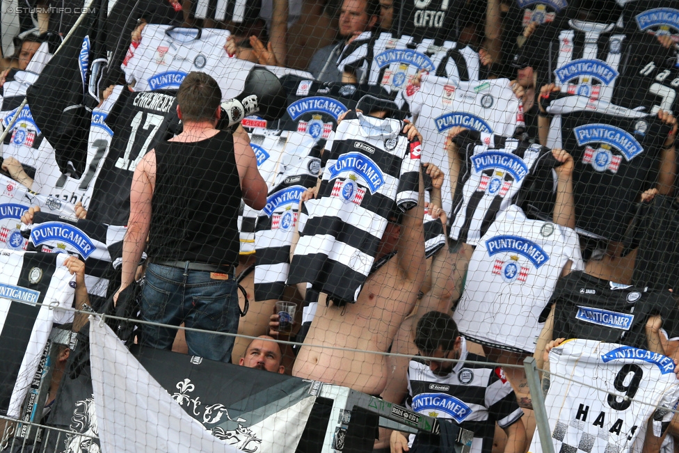 Austria Wien - Sturm Graz
Oesterreichische Fussball Bundesliga, 32. Runde, FK Austria Wien - SK Sturm Graz, Franz-Horr-Stadion Wien, 09.05.2015. 

Foto zeigt Fans von Sturm
