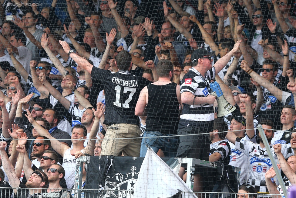 Austria Wien - Sturm Graz
Oesterreichische Fussball Bundesliga, 32. Runde, FK Austria Wien - SK Sturm Graz, Franz-Horr-Stadion Wien, 09.05.2015. 

Foto zeigt Fans von Sturm
