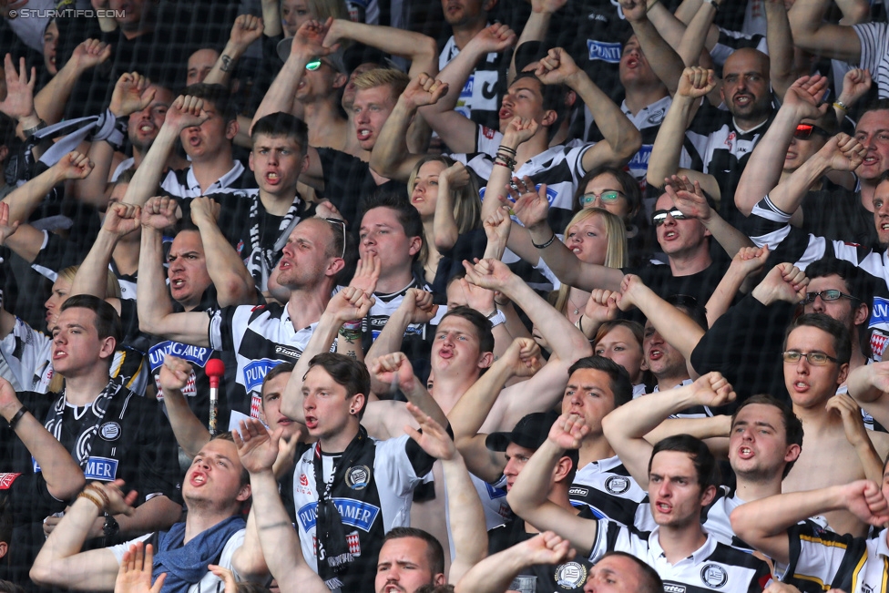 Austria Wien - Sturm Graz
Oesterreichische Fussball Bundesliga, 32. Runde, FK Austria Wien - SK Sturm Graz, Franz-Horr-Stadion Wien, 09.05.2015. 

Foto zeigt Fans von Sturm
