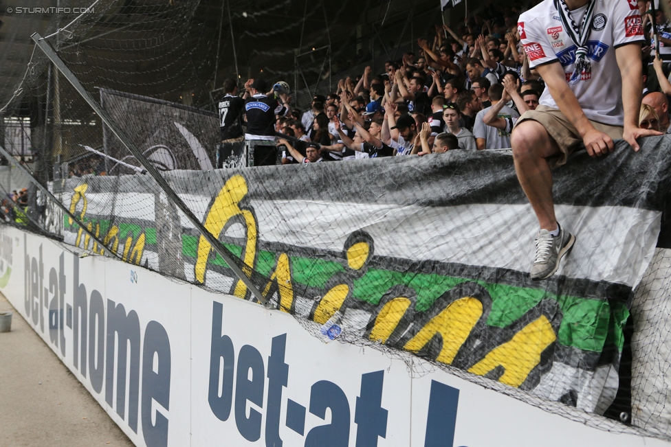 Austria Wien - Sturm Graz
Oesterreichische Fussball Bundesliga, 32. Runde, FK Austria Wien - SK Sturm Graz, Franz-Horr-Stadion Wien, 09.05.2015. 

Foto zeigt Fans von Sturm
