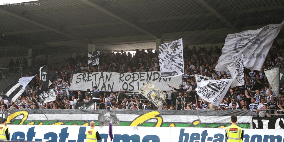 Austria Wien - Sturm Graz
Oesterreichische Fussball Bundesliga, 32. Runde, FK Austria Wien - SK Sturm Graz, Franz-Horr-Stadion Wien, 09.05.2015. 

Foto zeigt Fans von Sturm mit einem Spruchband fuer Ivica Osim (ehem. Trainer Sturm)
