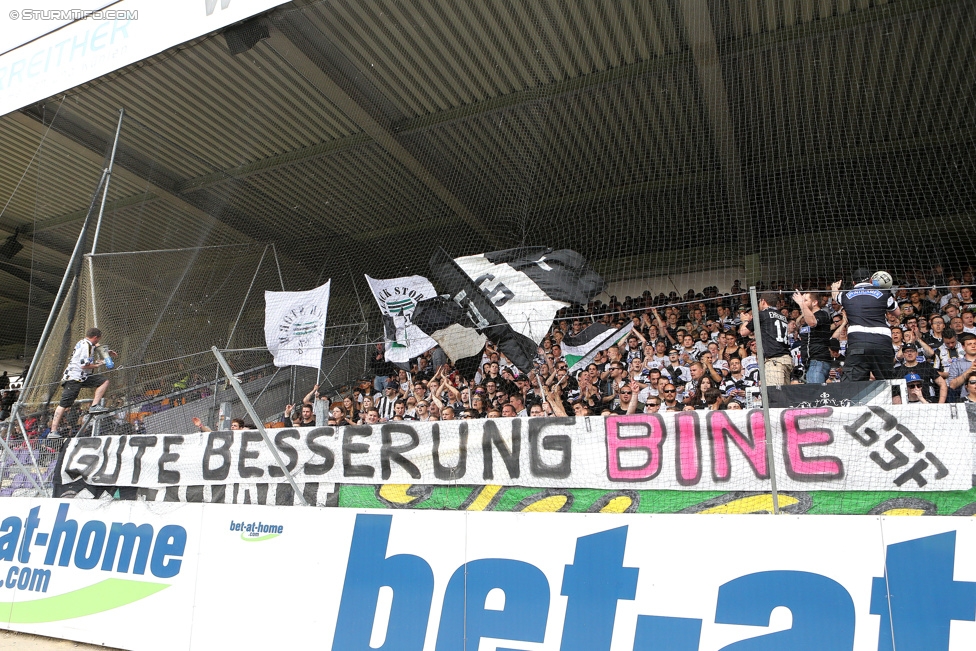 Austria Wien - Sturm Graz
Oesterreichische Fussball Bundesliga, 32. Runde, FK Austria Wien - SK Sturm Graz, Franz-Horr-Stadion Wien, 09.05.2015. 

Foto zeigt Fans von Sturm mit einem Spruchband
