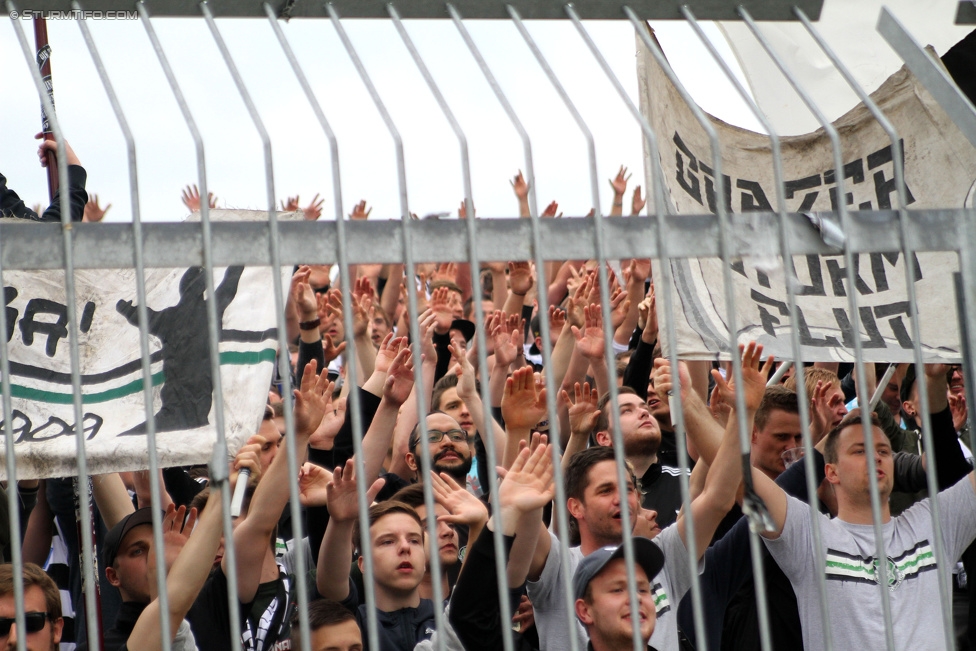 Wolfsberg - Sturm Graz
Oesterreichische Fussball Bundesliga, 33. Runde, Wolfsberger AC - SK Sturm Graz, Lavanttal Arena Wolfsberg, 16.05.2015. 

Foto zeigt Fans von Sturm
