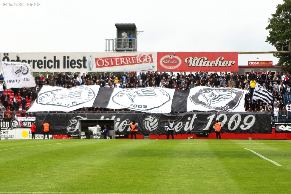 Admira Wacker - Sturm Graz
Oesterreichische Fussball Bundesliga, 35. Runde, FC Admira Wacker Moedling - SK Sturm Graz, Stadion Suedstadt Maria Enzersdorf, 24.05.2015. 

Foto zeigt Fans von Sturm mit einer Choreografie
