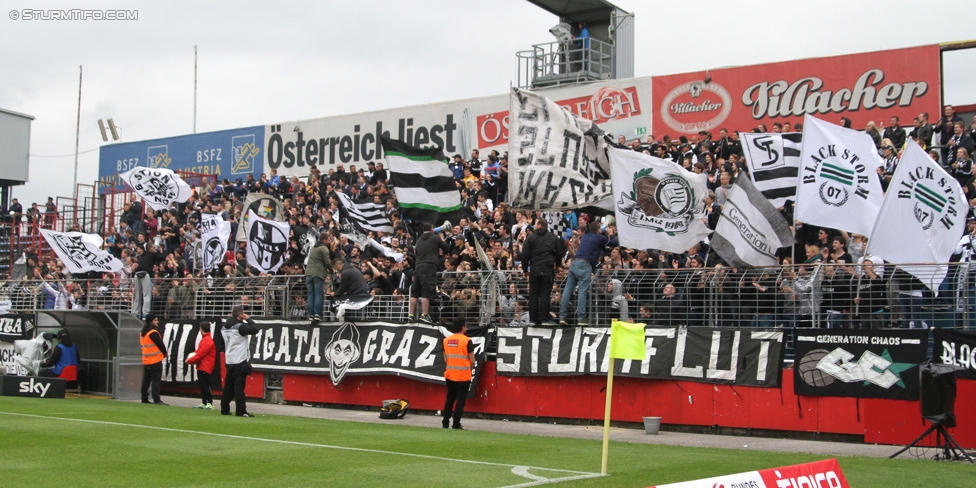 Admira Wacker - Sturm Graz
Oesterreichische Fussball Bundesliga, 35. Runde, FC Admira Wacker Moedling - SK Sturm Graz, Stadion Suedstadt Maria Enzersdorf, 24.05.2015. 

Foto zeigt Fans von Sturm
