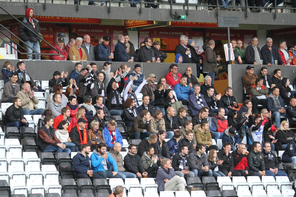 Admira Wacker - Sturm Graz
Oesterreichische Fussball Bundesliga, 35. Runde, FC Admira Wacker Moedling - SK Sturm Graz, Stadion Suedstadt Maria Enzersdorf, 24.05.2015. 

Foto zeigt Fans von Sturm
