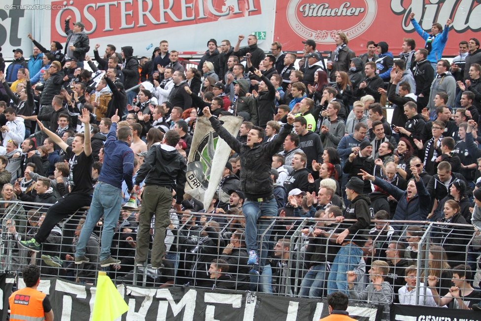 Admira Wacker - Sturm Graz
Oesterreichische Fussball Bundesliga, 35. Runde, FC Admira Wacker Moedling - SK Sturm Graz, Stadion Suedstadt Maria Enzersdorf, 24.05.2015. 

Foto zeigt Fans von Sturm
