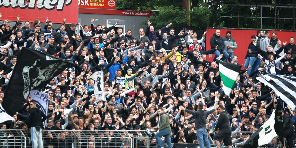 Admira Wacker - Sturm Graz
Oesterreichische Fussball Bundesliga, 35. Runde, FC Admira Wacker Moedling - SK Sturm Graz, Stadion Suedstadt Maria Enzersdorf, 24.05.2015. 

Foto zeigt Fans von Sturm
