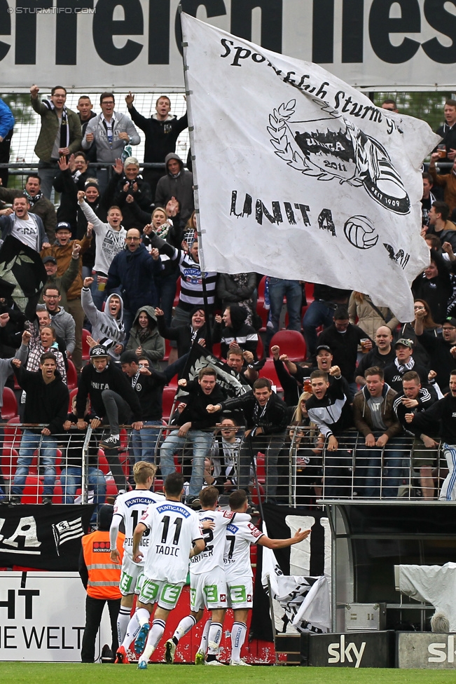 Admira Wacker - Sturm Graz
Oesterreichische Fussball Bundesliga, 35. Runde, FC Admira Wacker Moedling - SK Sturm Graz, Stadion Suedstadt Maria Enzersdorf, 24.05.2015. 

Foto zeigt Fans von Sturm
