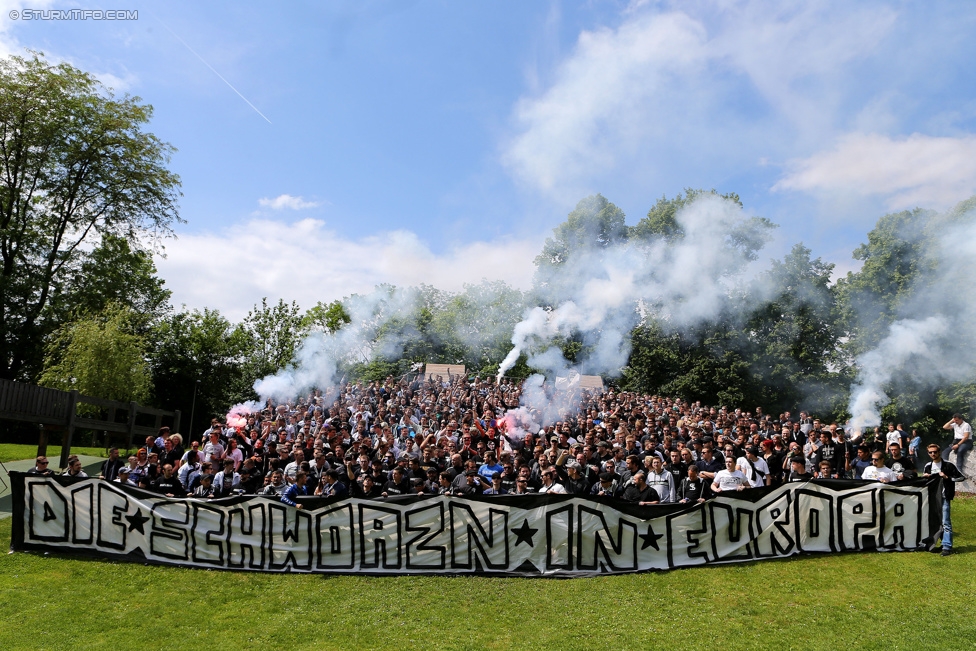 Sturm Graz - Ried
Oesterreichische Fussball Bundesliga, 36. Runde, SK Sturm Graz - SV Ried, Stadion Liebenau Graz, 31.05.2015. 

Foto zeigt Fans von Sturm im Augarten
