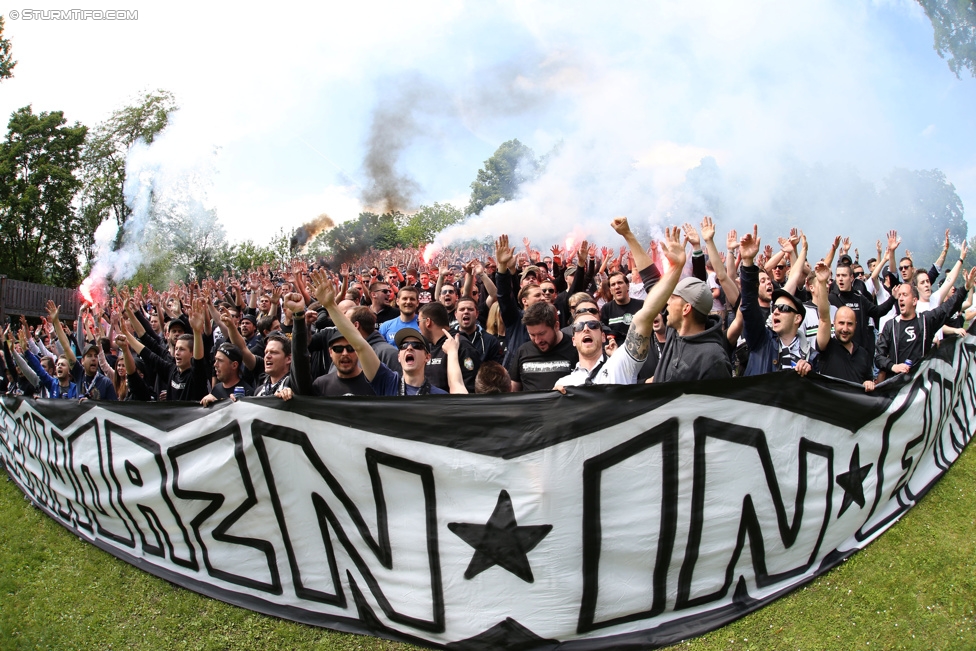 Sturm Graz - Ried
Oesterreichische Fussball Bundesliga, 36. Runde, SK Sturm Graz - SV Ried, Stadion Liebenau Graz, 31.05.2015. 

Foto zeigt Fans von Sturm im Augarten
