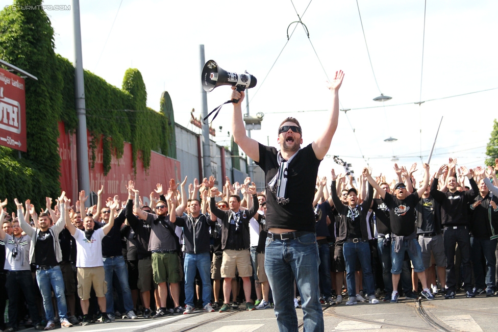 Sturm Graz - Ried
Oesterreichische Fussball Bundesliga, 36. Runde, SK Sturm Graz - SV Ried, Stadion Liebenau Graz, 31.05.2015. 

Foto zeigt Fans von Sturm beim Corteo
