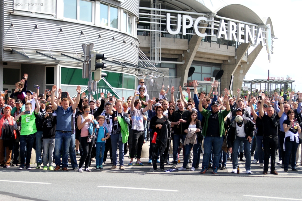 Sturm Graz - Ried
Oesterreichische Fussball Bundesliga, 36. Runde, SK Sturm Graz - SV Ried, Stadion Liebenau Graz, 31.05.2015. 

Foto zeigt Fans von Sturm beim Corteo
