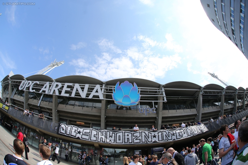 Sturm Graz - Ried
Oesterreichische Fussball Bundesliga, 36. Runde, SK Sturm Graz - SV Ried, Stadion Liebenau Graz, 31.05.2015. 

Foto zeigt eine Aussenansicht vom Stadion Liebenau mit einem Spruchband
