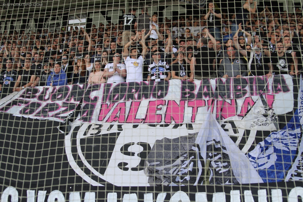 Sturm Graz - Ried
Oesterreichische Fussball Bundesliga, 36. Runde, SK Sturm Graz - SV Ried, Stadion Liebenau Graz, 31.05.2015. 

Foto zeigt Fans von Sturm mit einem Spruchband
