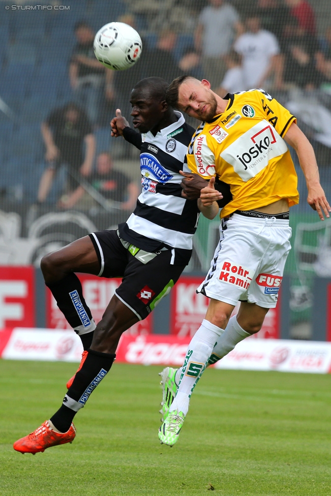 Sturm Graz - Ried
Oesterreichische Fussball Bundesliga, 36. Runde, SK Sturm Graz - SV Ried, Stadion Liebenau Graz, 31.05.2015. 

Foto zeigt Masakuba-Wilson Kamavuaka (Sturm) und Denis Thomalla (Ried)
