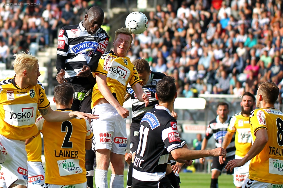 Sturm Graz - Ried
Oesterreichische Fussball Bundesliga, 36. Runde, SK Sturm Graz - SV Ried, Stadion Liebenau Graz, 31.05.2015. 

Foto zeigt Stefan Lainer (Ried), Masakuba-Wilson Kamavuaka (Sturm), Daniel Beichler (Sturm), Josip Tadic (Sturm) und Gernot Trauner (Ried)
Schlüsselwörter: kopfball