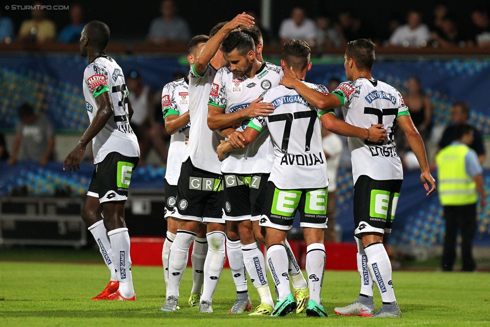 Hartberg - Sturm Graz
OEFB Cup, 1. Runde, TSV Hartberg - SK Sturm Graz, Arena Hartberg, 18.07.2015. 

Foto zeigt die Mannschaft von Sturm
Schlüsselwörter: torjubel