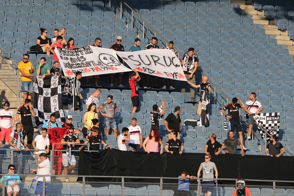 Sturm Graz - Besiktas
Testspiel,  SK Sturm Graz - Besiktas Istanbul, Stadion Liebenau Graz, 22.07.2015. 

Foto zeigt Fans von Besiktas mit einem Spruchband
