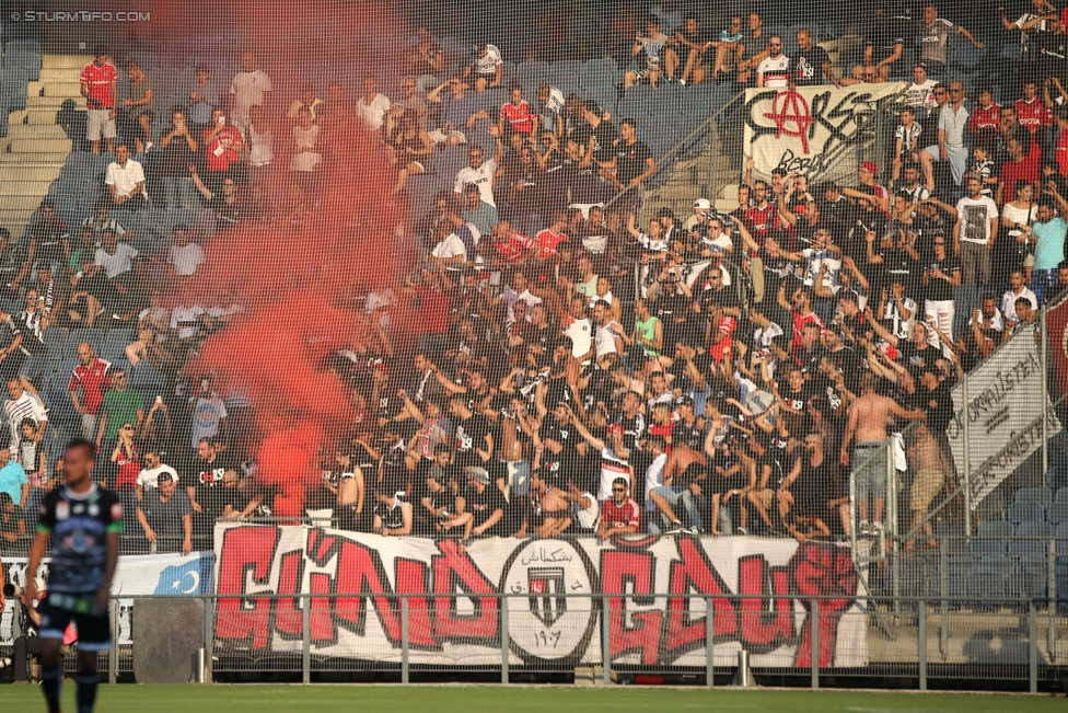 Sturm Graz - Besiktas
Testspiel,  SK Sturm Graz - Besiktas Istanbul, Stadion Liebenau Graz, 22.07.2015. 

Foto zeigt Fans von Besiktas
