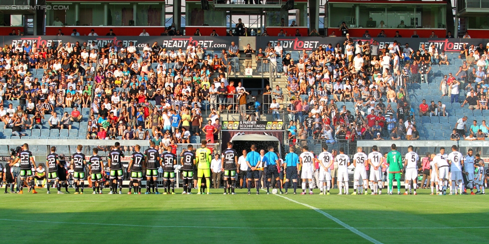 Sturm Graz - Besiktas
Testspiel,  SK Sturm Graz - Besiktas Istanbul, Stadion Liebenau Graz, 22.07.2015. 

Foto zeigt die Mannschaft von Sturm, das Schiedsrichterteam und die Mannschaft von Besiktas
