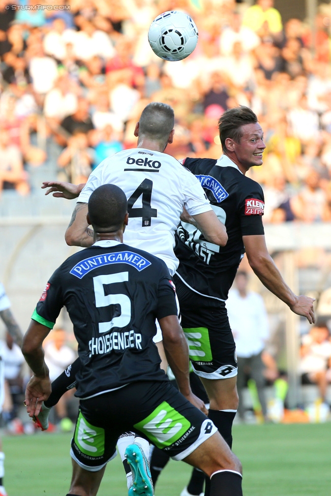 Sturm Graz - Besiktas
Testspiel,  SK Sturm Graz - Besiktas Istanbul, Stadion Liebenau Graz, 22.07.2015. 

Foto zeigt Christian Schoissengeyr (Sturm), Alexander Milosevic (Besiktas) und Roman Kienast (Sturm)
