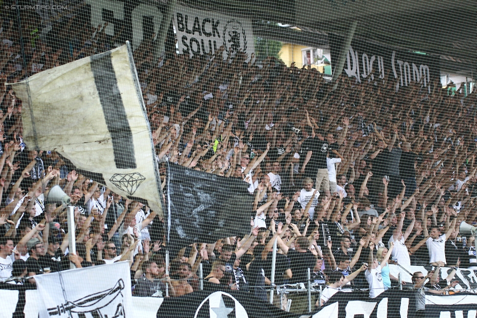 Sturm Graz - Admira Wacker
Oesterreichische Fussball Bundesliga, 1. Runde, SK Sturm Graz - FC Admira Wacker Moedling, Stadion Liebenau Graz, 25.07.2015. 

Foto zeigt Fans von Sturm
