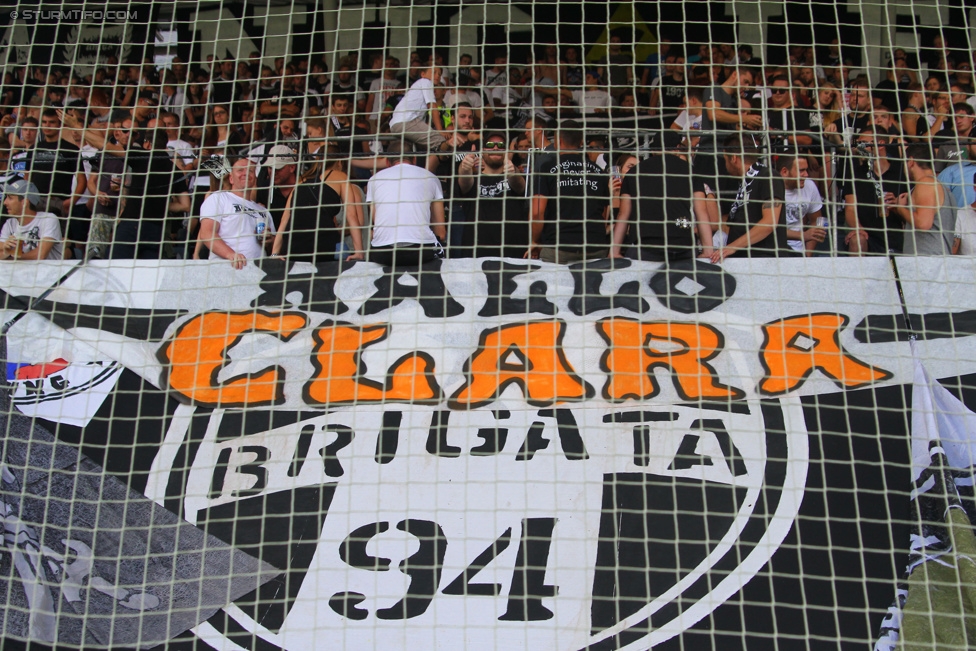 Sturm Graz - Admira Wacker
Oesterreichische Fussball Bundesliga, 1. Runde, SK Sturm Graz - FC Admira Wacker Moedling, Stadion Liebenau Graz, 25.07.2015. 

Foto zeigt Fans von Sturm mit einem Spruchband
