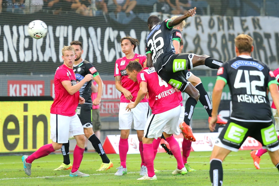 Sturm Graz - Admira Wacker
Oesterreichische Fussball Bundesliga, 1. Runde, SK Sturm Graz - FC Admira Wacker Moedling, Stadion Liebenau Graz, 25.07.2015. 

Foto zeigt Masakuba-Wilson Kamavuaka (Sturm)
Schlüsselwörter: kopfball