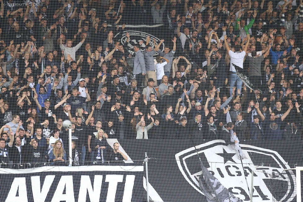 Sturm Graz - Rubin Kasan
UEFA Europa League Qualifikation 3. Runde, SK Sturm Graz -  FK Rubin Kasan, Stadion Liebenau Graz, 30.07.2015. 

Foto zeigt Fans von Sturm
