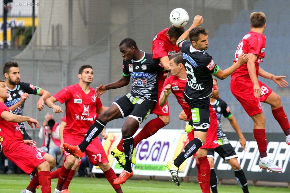 Sturm Graz - Rubin Kasan
UEFA Europa League Qualifikation 3. Runde, SK Sturm Graz -  FK Rubin Kasan, Stadion Liebenau Graz, 30.07.2015. 

Foto zeigt Masakuba-Wilson Kamavuaka (Sturm) und Anel Hadzic (Sturm)
