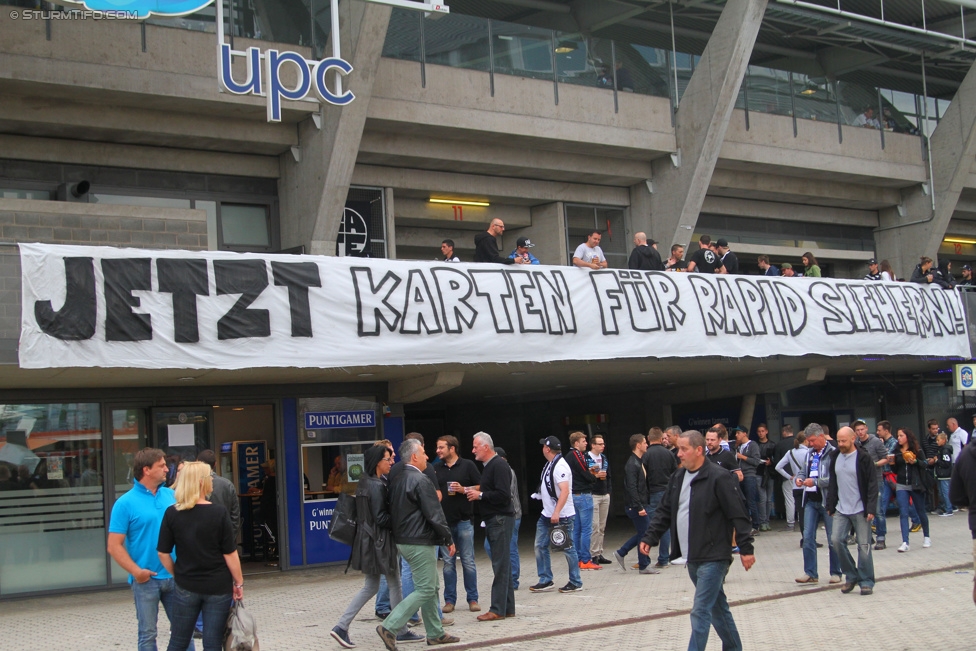 Sturm Graz - Groedig
Oesterreichische Fussball Bundesliga, 2. Runde, SK Sturm Graz - SV Groedig, Stadion Liebenau Graz, 02.08.2015. 

Foto zeigt Fans von Sturm mit einem Spruchband
