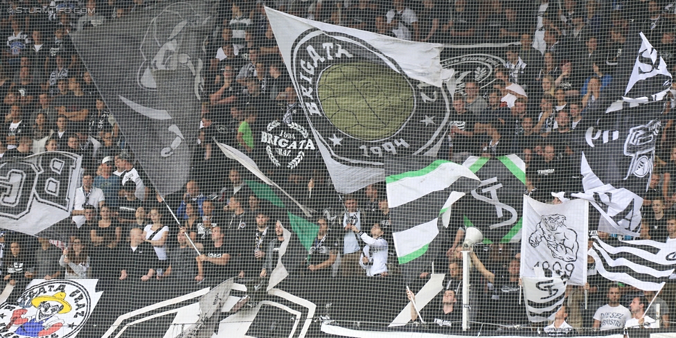 Sturm Graz - Groedig
Oesterreichische Fussball Bundesliga, 2. Runde, SK Sturm Graz - SV Groedig, Stadion Liebenau Graz, 02.08.2015. 

Foto zeigt Fans von Sturm
