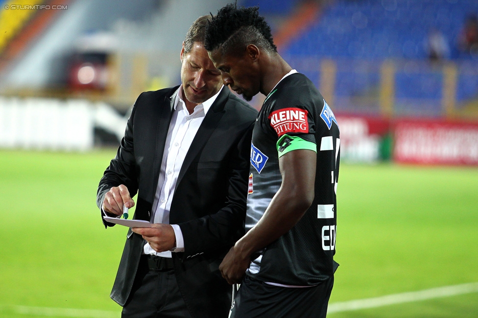 Rubin Kasan - Sturm Graz
UEFA Europa League Qualifikation 3. Runde, FK Rubin Kasan - SK Sturm Graz, Zentralstadion Kasan, 06.08.2015. 

Foto zeigt Franco Foda (Cheftrainer Sturm) und Osagie Bright Edomwonyi (Sturm)
