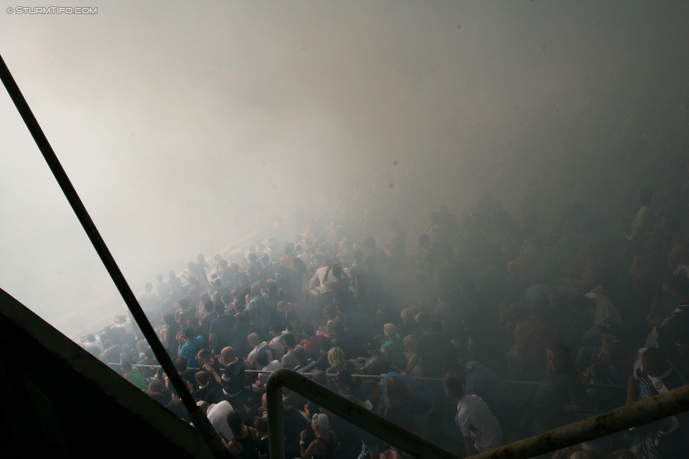 Sturm Graz - Rapid Wien
Oesterreichische Fussball Bundesliga, 5. Runde, SK Sturm Graz - SK Rapid Wien, Stadion Liebenau Graz, 16.08.2015. 

Foto zeigt Fans von Sturm
