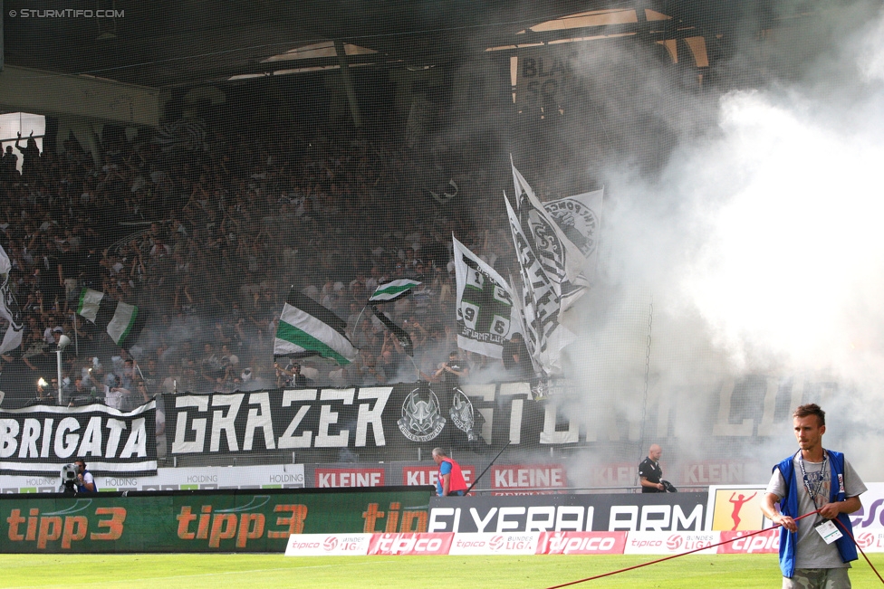 Sturm Graz - Rapid Wien
Oesterreichische Fussball Bundesliga, 5. Runde, SK Sturm Graz - SK Rapid Wien, Stadion Liebenau Graz, 16.08.2015. 

Foto zeigt Fans von Sturm
