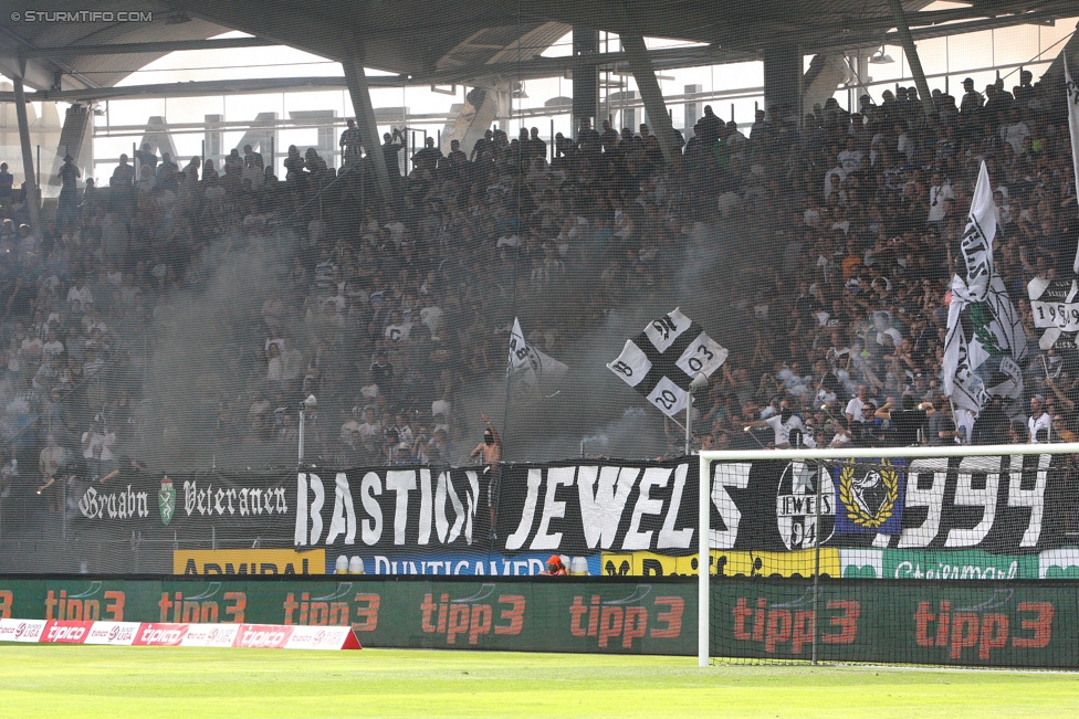 Sturm Graz - Rapid Wien
Oesterreichische Fussball Bundesliga, 5. Runde, SK Sturm Graz - SK Rapid Wien, Stadion Liebenau Graz, 16.08.2015. 

Foto zeigt Fans von Sturm
